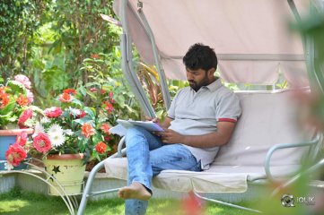 Nela Tickettu Movie Working Stills